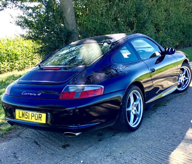 Porsche 996 3.6 Carrera 4 manual Coupe