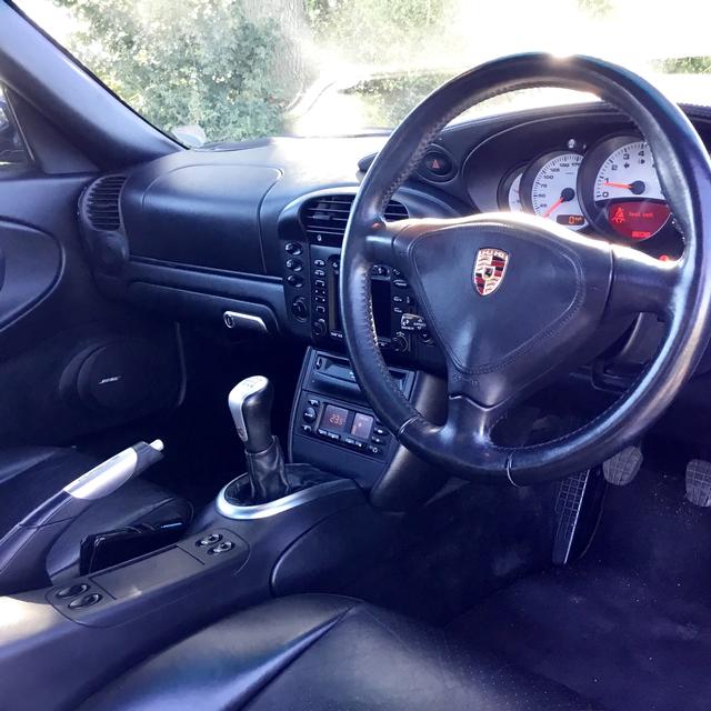 Porsche 996 3.6 Carrera 4 manual Coupe