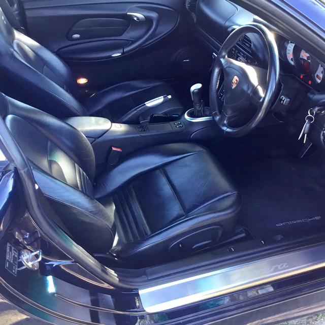 Porsche 996 3.6 Carrera 4 manual Coupe