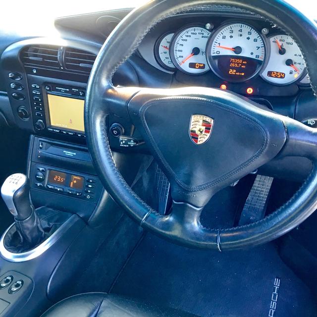 Porsche 996 3.6 Carrera 4 manual Coupe